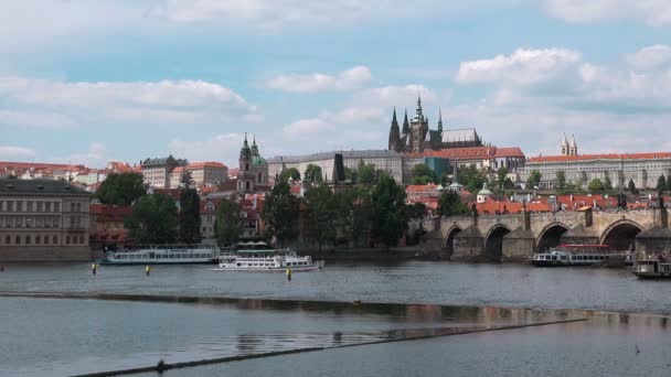 Prag slott och saint vitus-katedralen — Stockvideo