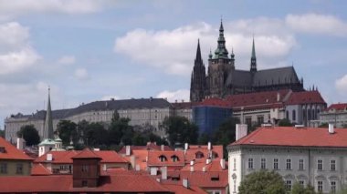 Prag Kalesi Hradcany bulutlu gün