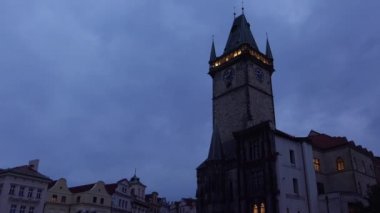 Prag eski şehir Meydanı ve eski Belediye Binası gece