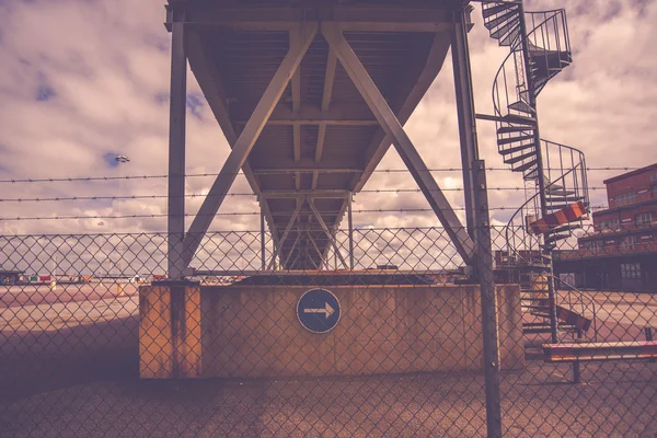 Industrial Scenery, Empty Factory Parking Lot — Stock Photo, Image