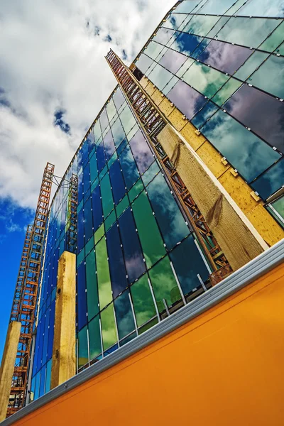 Detalle del sitio de construcción de edificios de oficinas modernos — Foto de Stock