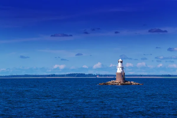 Faro in mare aperto — Foto Stock