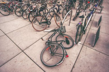 Open Street Parking for Bicycles
