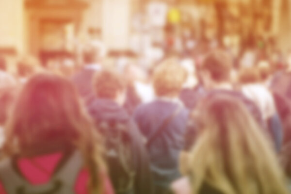 Размытая толпа людей, широкая публика

