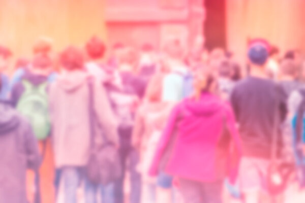 Широкая публика, размытая толпа людей
