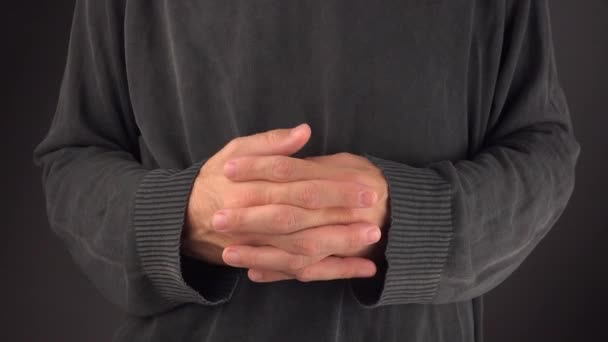 Крутящиеся большие пальцы — стоковое видео
