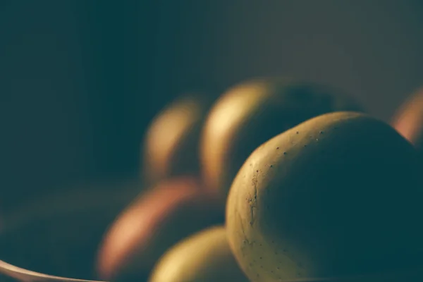 Apples in a bowl, retro toned — Stock Photo, Image