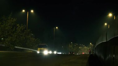 Yüksek hızlı şehir trafik geceleri