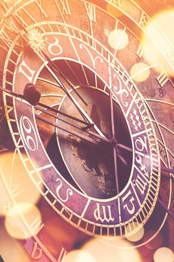 Prag astronomik saat eski şehir Meydanı