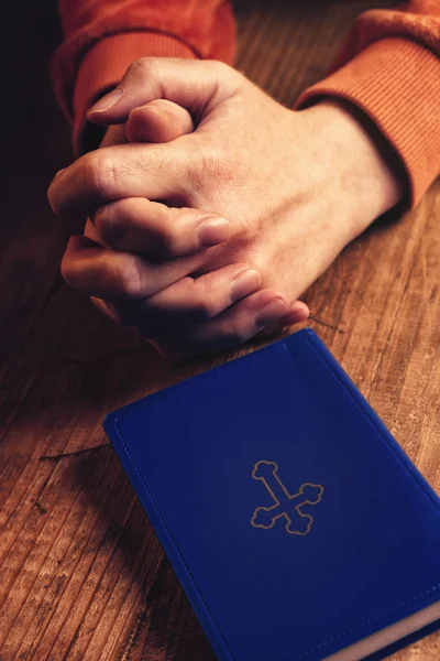 Christian woman praying — Stock Photo, Image