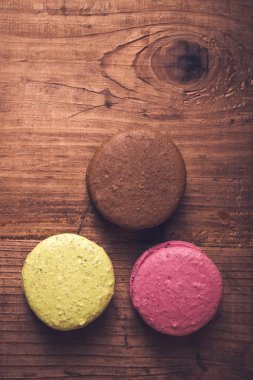 Macaron çerezleri masada, üstten görünüm