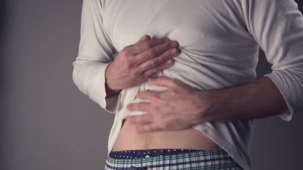 Severe abdominal pain — Stock Video