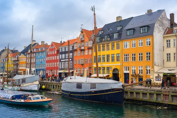 코펜하겐 Nyhavn 운하와 구 — 스톡 사진