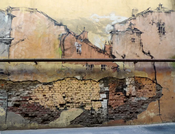 Painted city. Graffiti in the yard, a well in  center of St. Petersburg — Zdjęcie stockowe