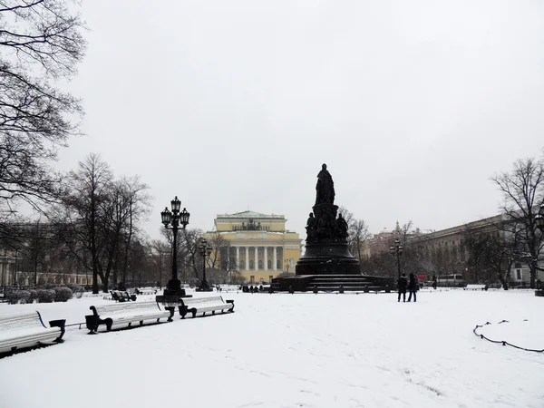 Kar yağışı Ostrovsky Meydanı, St Petersburg — Stok fotoğraf