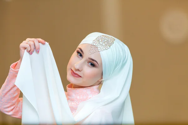 girl, people, female, white, background, adult, women, young, pretty, beautiful, smile, portrait, light, face, head, attractive, religion, beauty, happy, culture, traditional, dress, stairs, clothing, ethnic, lady, alone, eastern, arab, loneliness, d