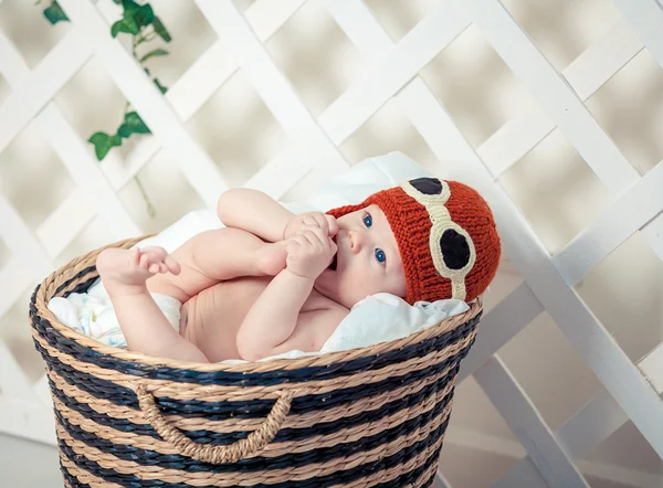 Blue, one , people , happiness , white , background , young, pretty , beautiful , nice, portrait, person , studio , cute, sweet , beauty , hat , man , child, soft , toy , small , innocence , kid , childhood , lying down , sleeping, baby, nest , a fi — Stock Photo, Image