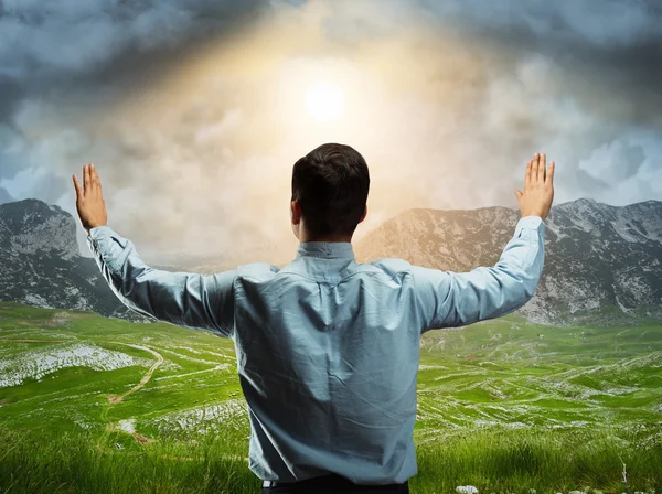 Man pushes the clouds — Stock Photo, Image