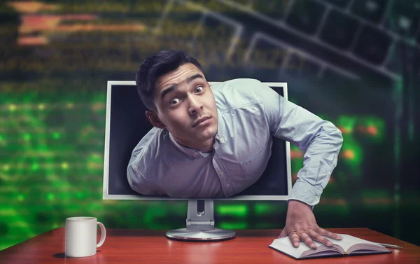 Hombre de negocios sorprendido de la pantalla — Foto de Stock