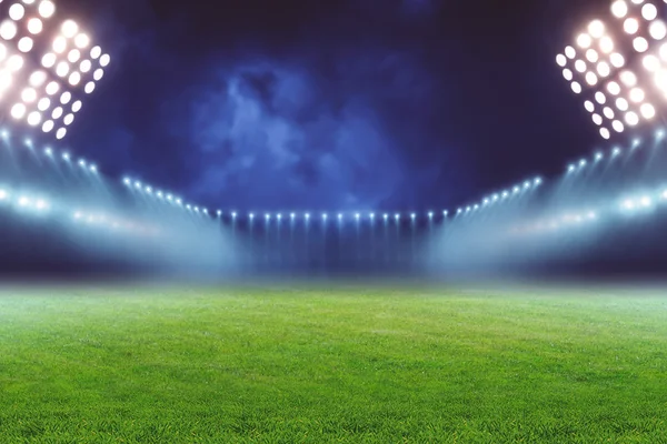 Emty iluminado campo de futebol — Fotografia de Stock