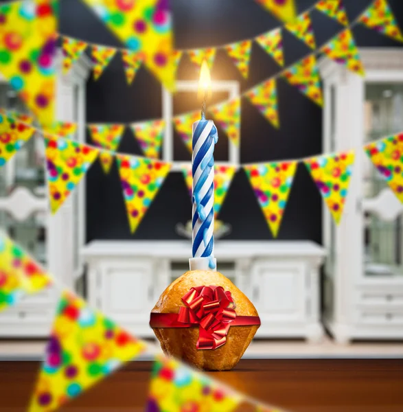 Cupcake di compleanno con candela — Foto Stock