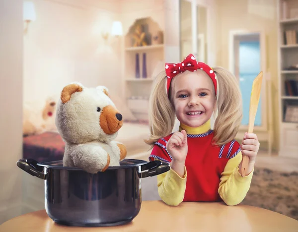 Little girl in the kitchen — Stock Photo, Image