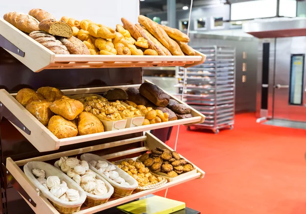 Broden van brood en broodjes — Stockfoto