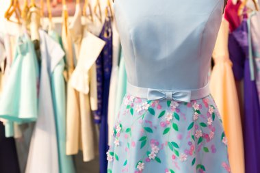 Güzel modern elbiseler