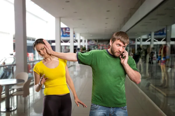 Man talking by mobile phone — Stock Photo, Image