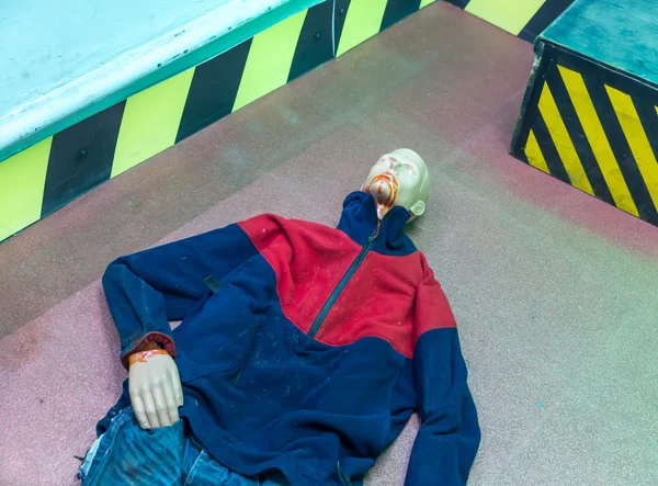 Mannequin lying on the floor — Stock Photo, Image