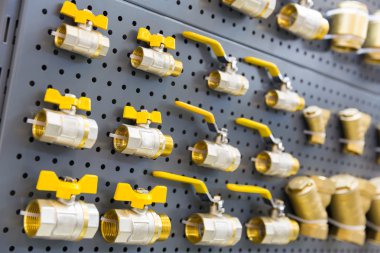 Duvardaki farklı vanalar