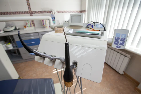 Zahnarztgeräte im Stand — Stockfoto