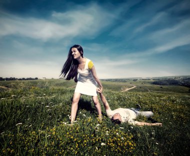 Kadın tokatladı bir adam çekerek