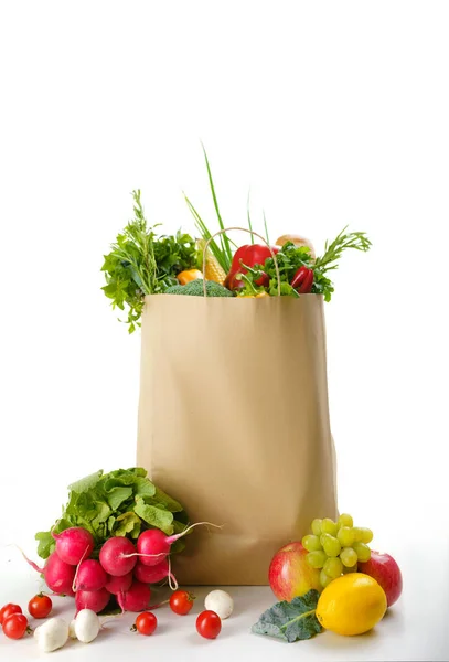 Légumes Fruits Crus Dans Sac Papier Isolés Sur Fond Blanc — Photo