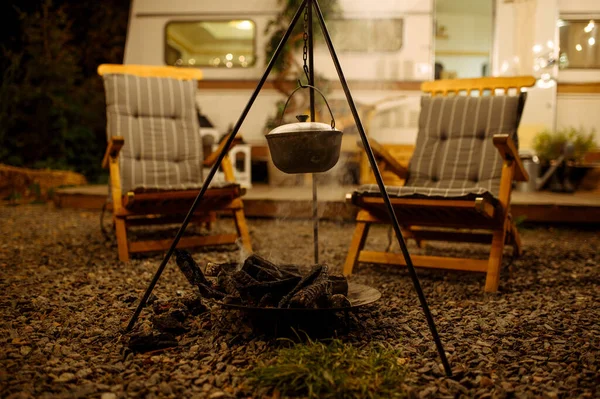 Pot Boven Het Kampvuur Picknicken Camping Het Bos Niemand Zomer — Stockfoto