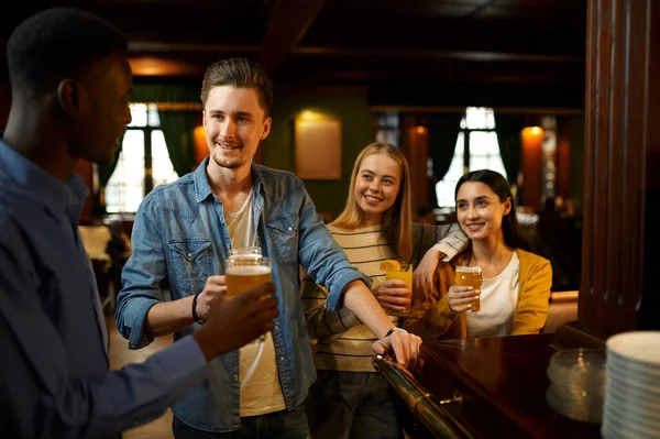 Friends Beer Make Toast Counter Bar Group People Relax Pub — Stock Photo, Image