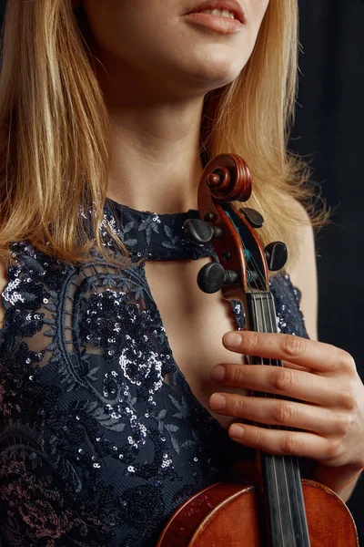 Female Violonist Holds Violin Retro Style Woman String Musical Instrument — Stock Photo, Image