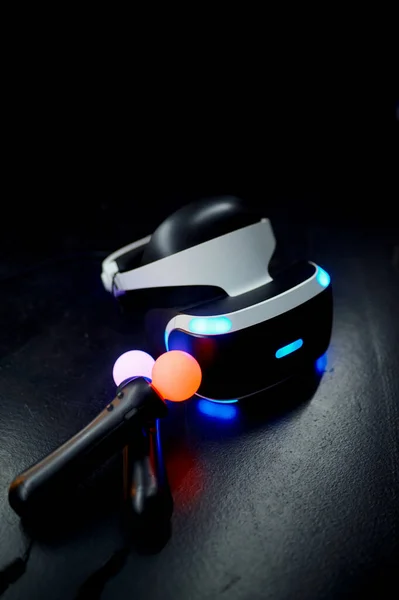 Virtuális Valóság Headset Gamepad Fekete Háttér Senki Modern Szerkentyű Játék — Stock Fotó