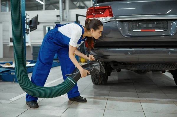 Male Mechanic Prepares Inspection Car Service Vehicle Repairing Garage Man — Stock Photo, Image