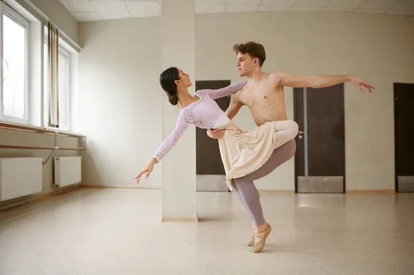 Couple Ballet Dancers Dancing Action Ballerina Partner Training Class Dance — Stockfoto