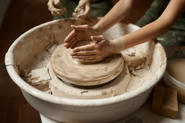 Children Work Potter Wheel Workshop Top View Hands Clay Modeling — Stock Photo, Image