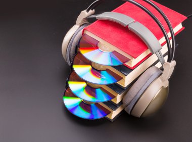 Bu kulaklıklar ile kırmızı kitap--dan CD sopa