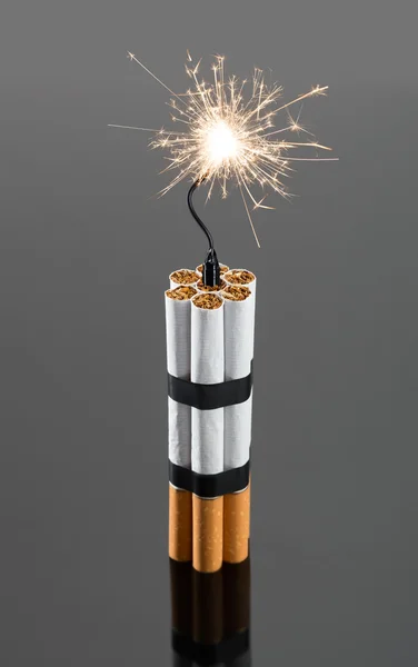 Explosives from cigarettes — Stock Photo, Image