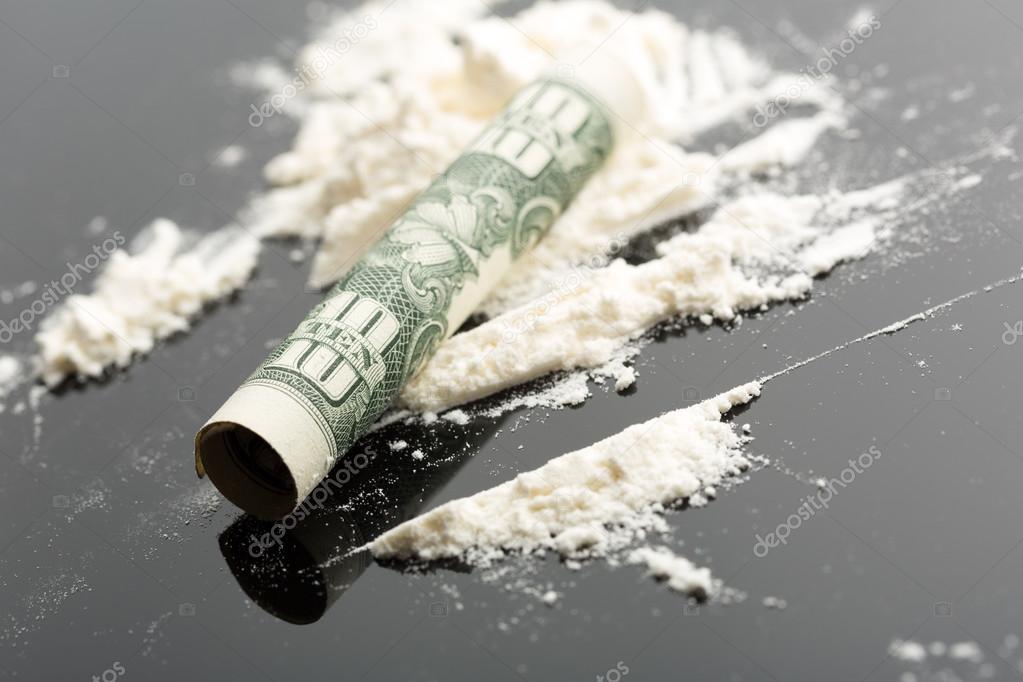 Cocaine and 10 dollars note