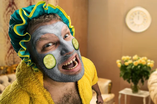 Mann mit Gesichtsmaske — Stockfoto