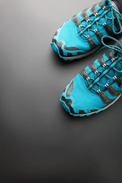 Niebieskie buty do biegania — Zdjęcie stockowe