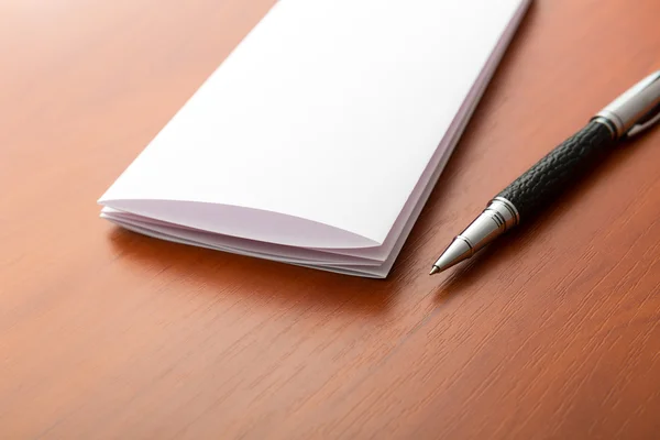 Macro of letter and pen — Stock Photo, Image