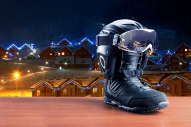 Kask ve maske ile snowboard önyükleme