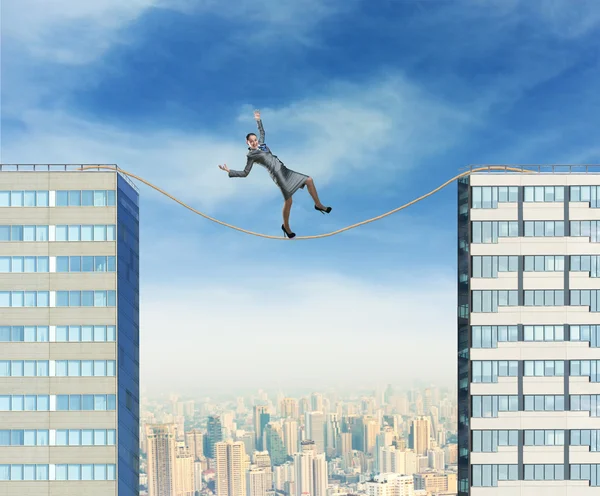Businesswoman on the rope — Stock Photo, Image