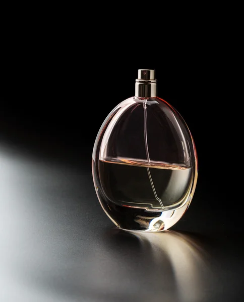 Frasco de perfume de elegância — Fotografia de Stock